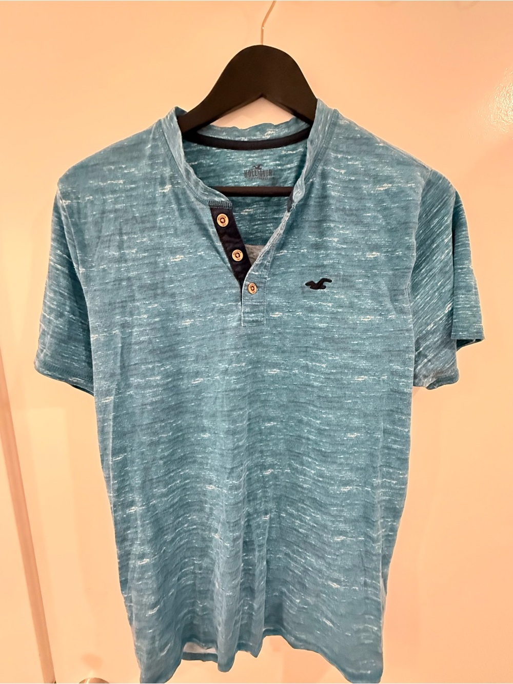 Hollister Men's Teal Blue Short-Sleeve Henley with Contrast Placket